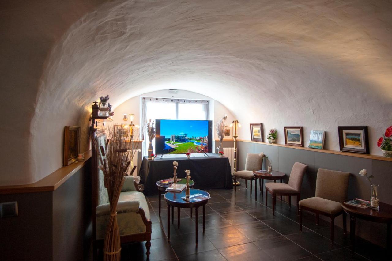 Vilacolum Hotel Aires De L'Emporda מראה חיצוני תמונה